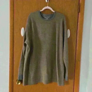 Mutual Weave brand men's long sleeve grey & yellow striped thermal. Size 2XL.